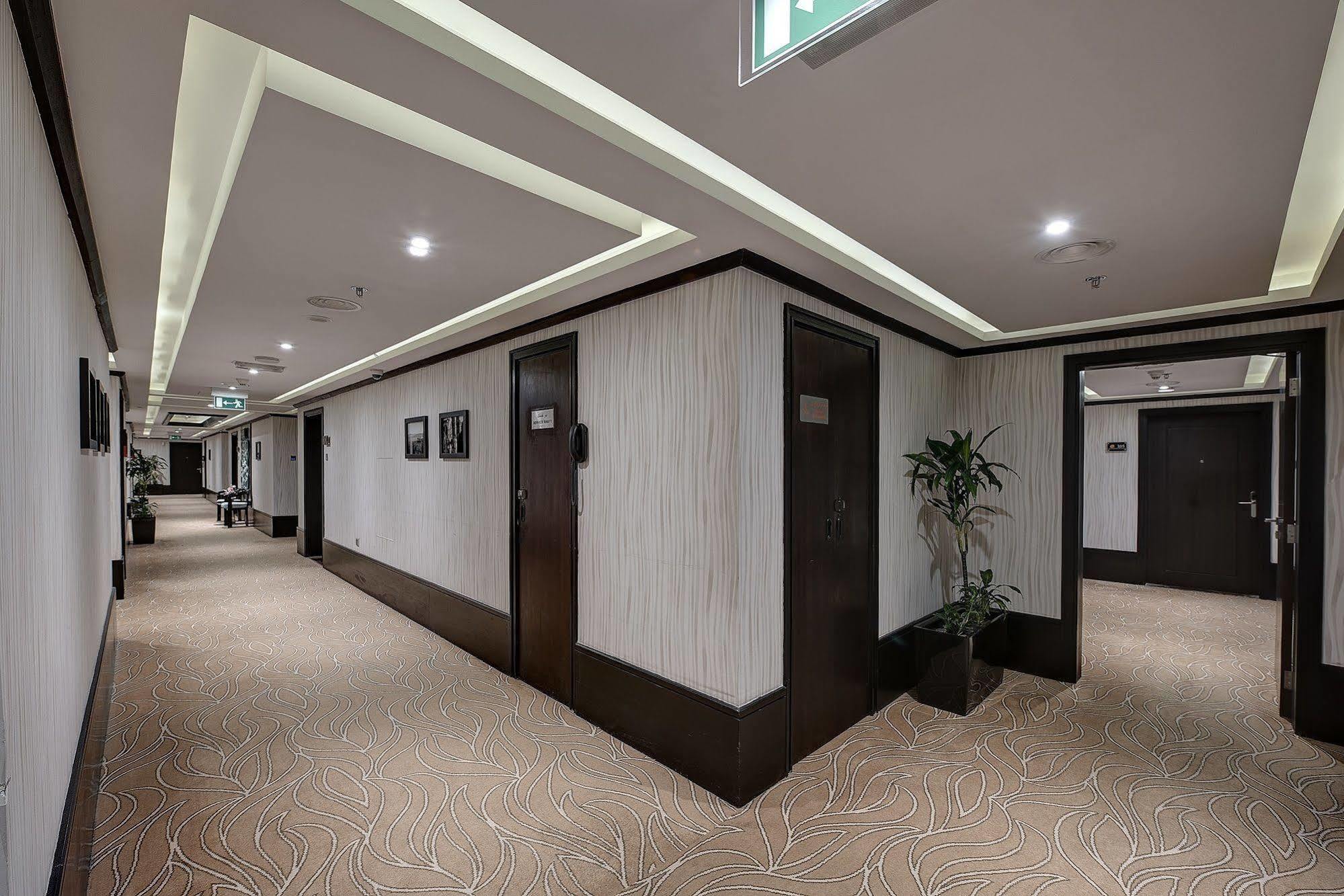 Raintree Rolla Hotel Dubai Exterior foto